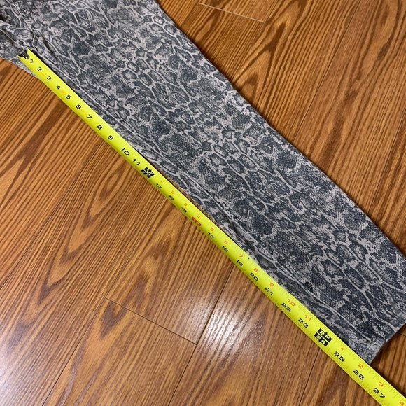 Spanx Womens Medium Snakeskin Pattern Jeggings - Picture 9 of 10